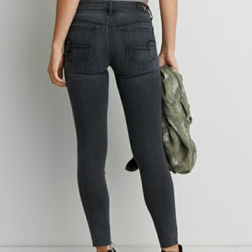 AEO distressed super stretch jeans